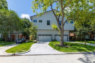 Building Photo - 4517 Larch Ln