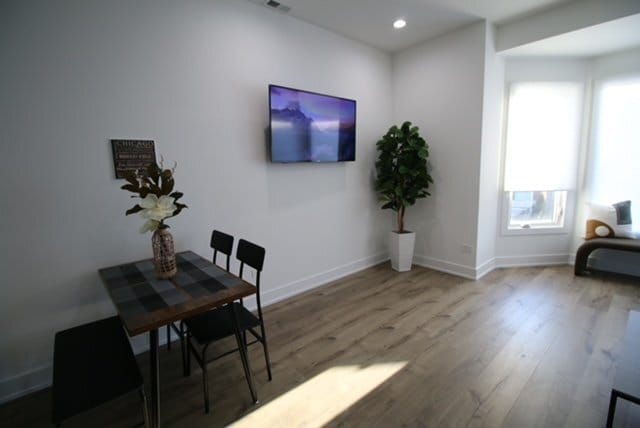 Photo - 4351 S Oakenwald Ave (Chicago, IL) Apartment