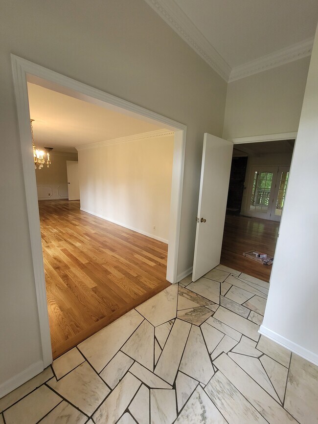 Foto del edificio - 5309 Williamsburg Rd