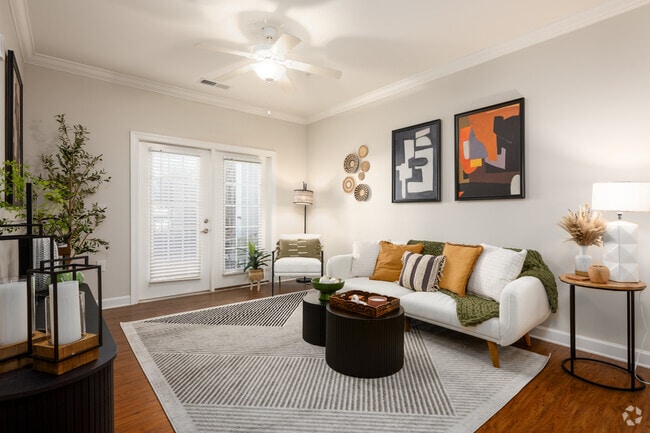 1BR, 1BA - 872SF - Living Room - Fairway Village at Stoney Creek Apts