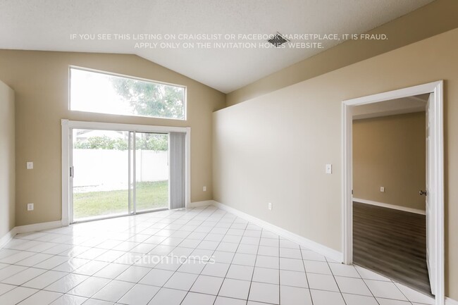 Building Photo - 2912 SW 174th Ave