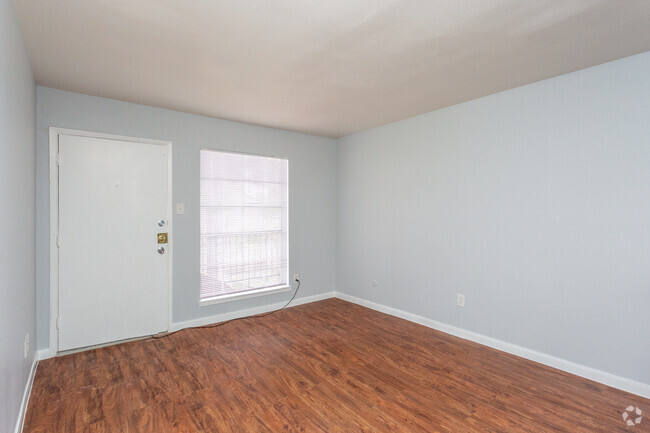 Studio , 425 SF - Pine Terrace