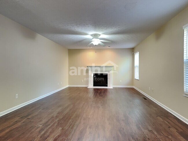 Foto del edificio - 552 Wildlife Ct