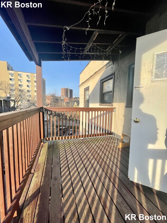 Building Photo - 19 Hamilton Rd