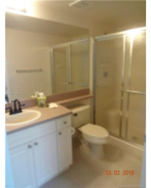 Foto del edificio - 6328 W Sample Rd