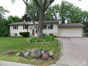 Building Photo - 2571 Crown Hill Ct