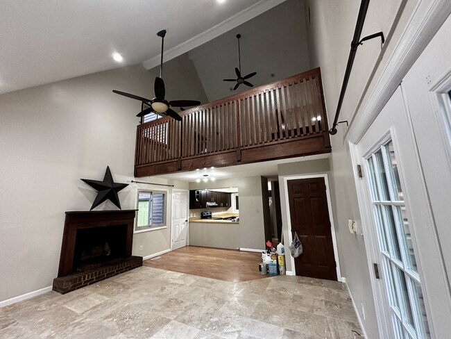 Living Room & Loft - 3041 Woodside Ave