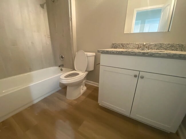 Building Photo - 1011 Stone St