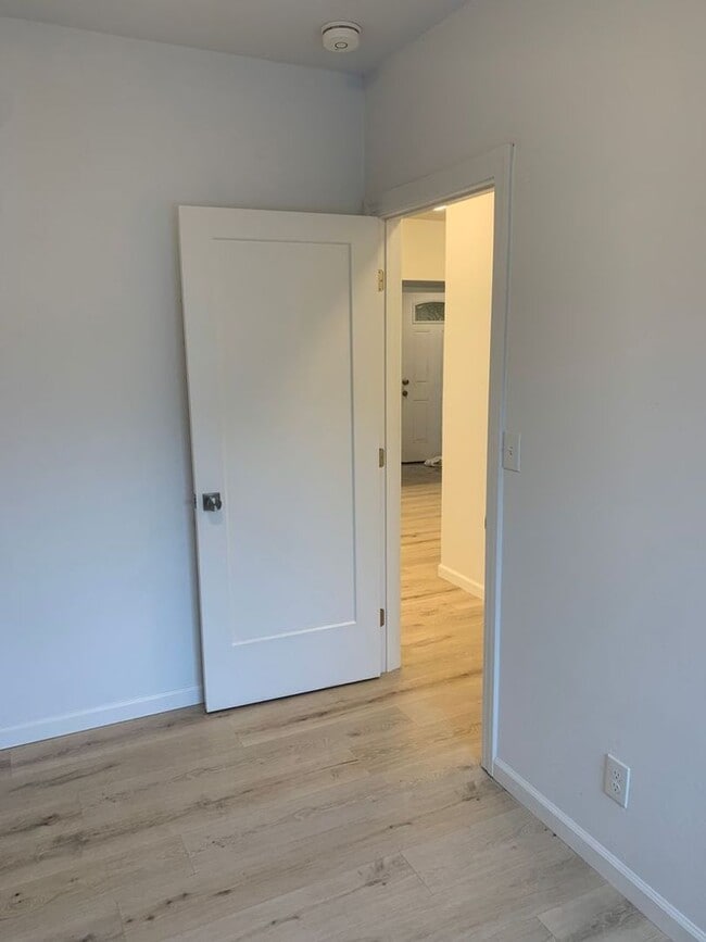 Building Photo - Modern 2-Bedroom Unit – $2,200/month