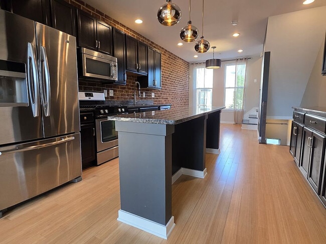 Foto del edificio - 1409 Trafalgar Ln