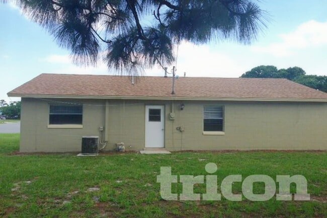 Foto del edificio - 7649 Stratford Blvd