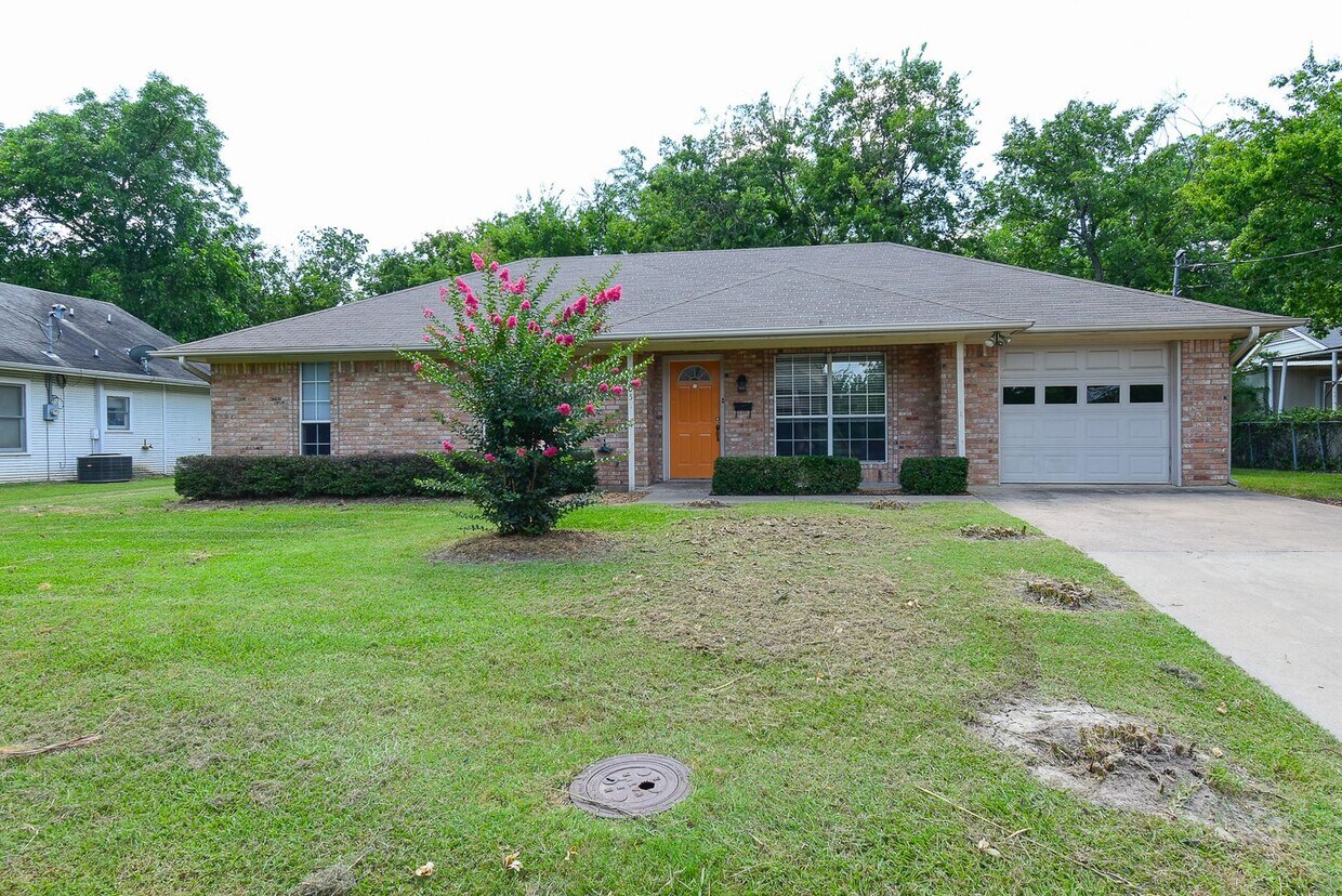 Foto principal - 1205 Monroe St