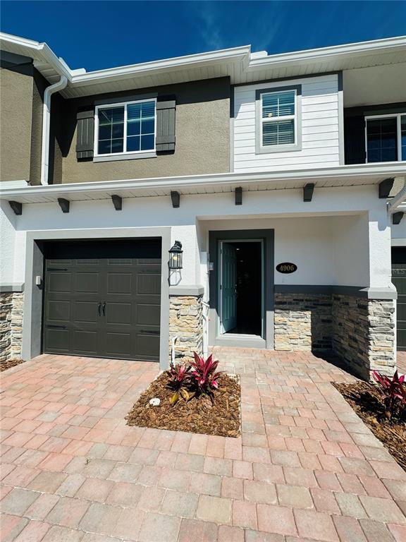 Foto del edificio - 4906 Livingston Ln