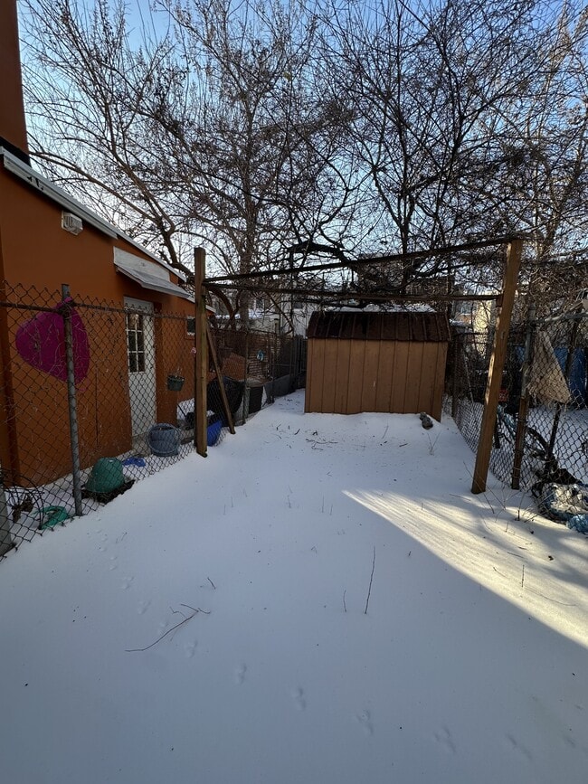 Foto del edificio - 2534 N Water St