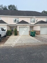 Building Photo - 976 Scenic Oak Ln