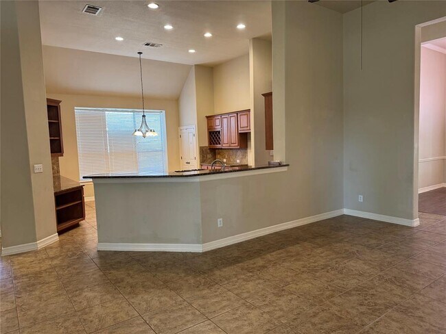 Foto del edificio - 1220 Pine Forest Cir