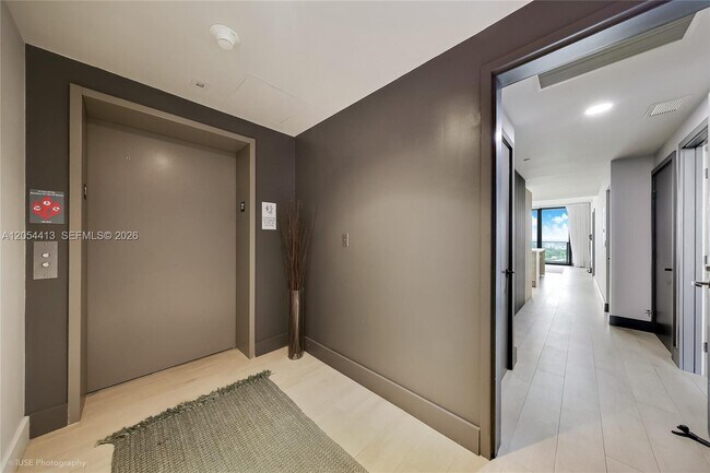 Foto del edificio - 16385 Biscayne Blvd
