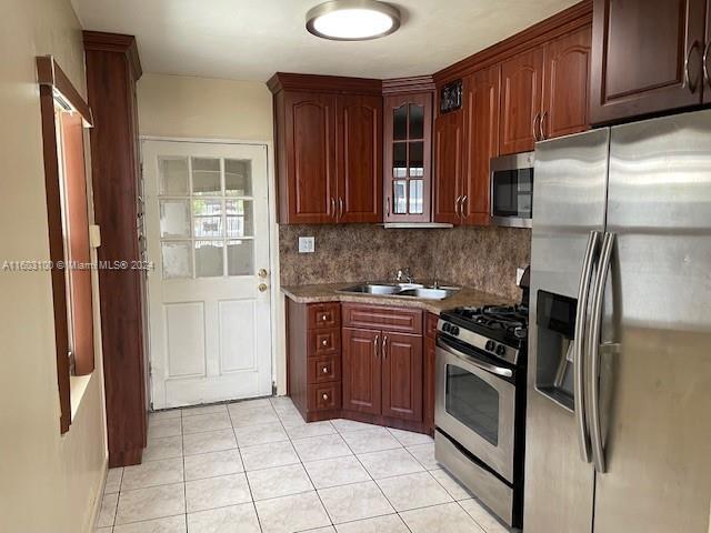 Building Photo - 991 E 21st St