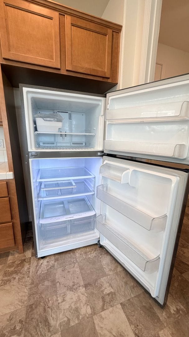 Foto del edificio - 5 Bed/ 2 Bath AVAILABLE NOW!