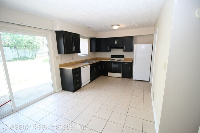 Building Photo - 3 br, 1.5 bath House - 3165 Pimlico Pkwy