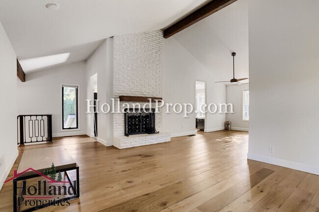 Foto del edificio - 3 Bedroom home in Aloha