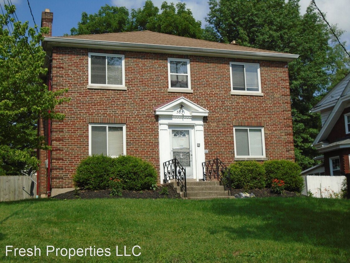Primary Photo - 5831 Woodmont Ave