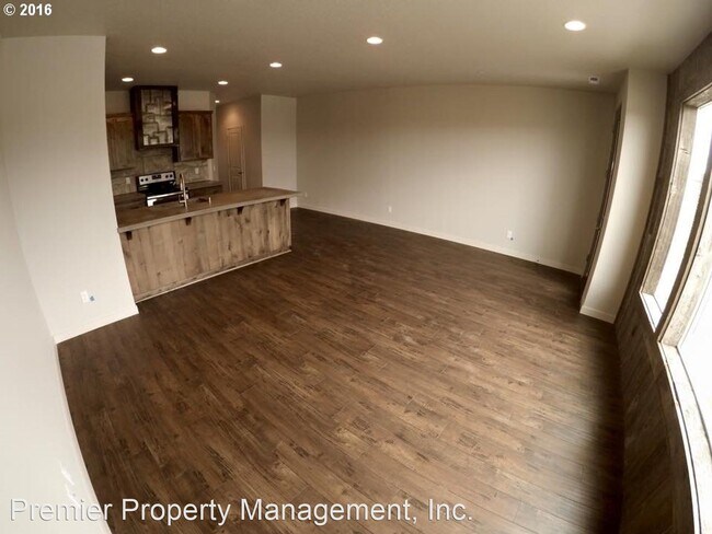 Building Photo - 3 br, 2.5 bath House - 179 N. 44th Pl