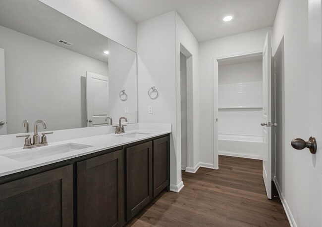 Building Photo - 940 Cawthorne Trl