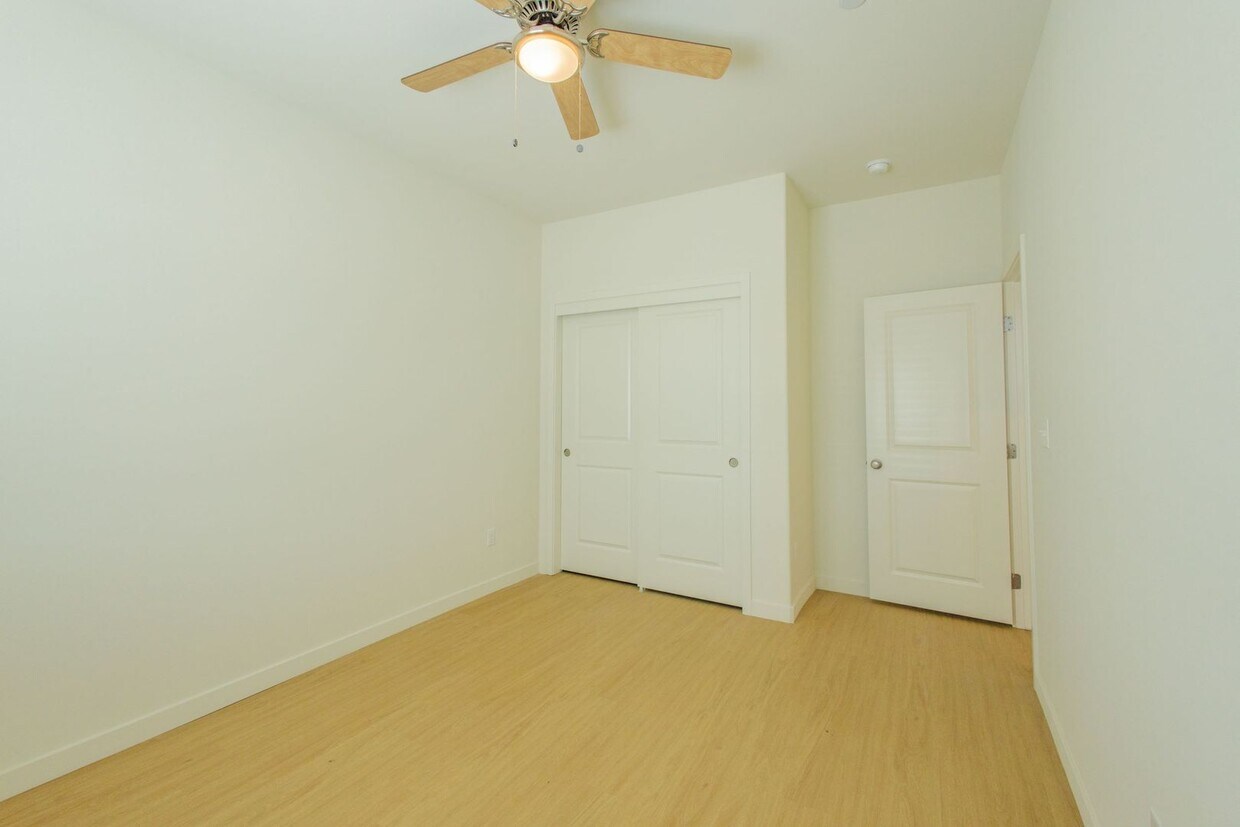 Foto principal - 8914 Hills View Drive 85