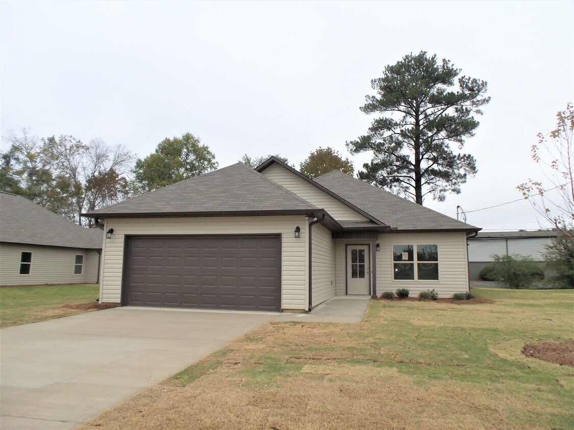 Primary Photo - Home for Rent in Bessemer!!! COMING SOON!
