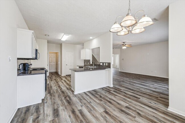 Foto del edificio - So convenient and so much space!