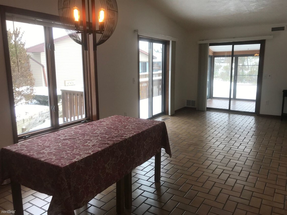 Primary Photo - 3 br, 3 bath Condo - 2328 Bridle Creek St SE