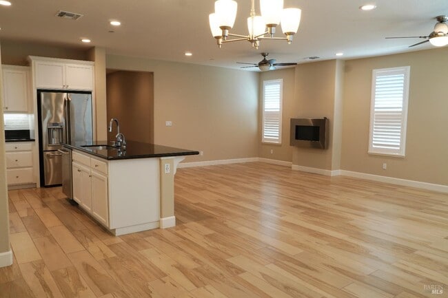 Building Photo - 415 Belvedere Dr