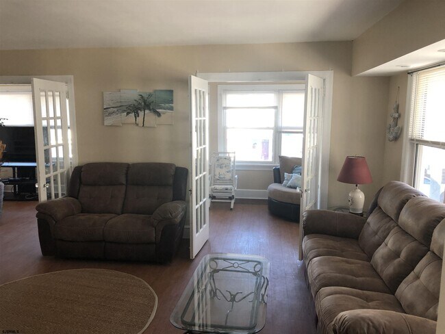 Foto del edificio - 18 N Rosborough Ave