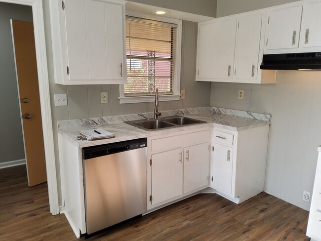 Building Photo - 3499 Braycrest Cove