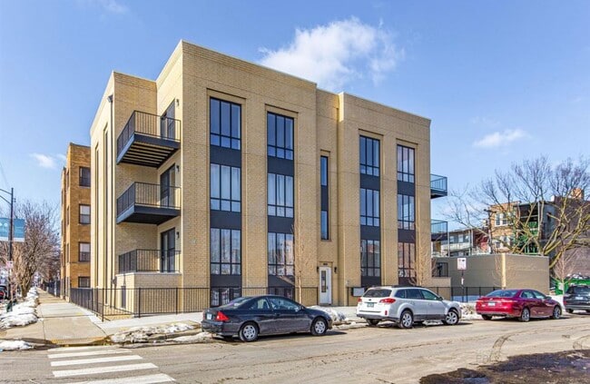 Building Photo - 1204 N Spaulding Ave