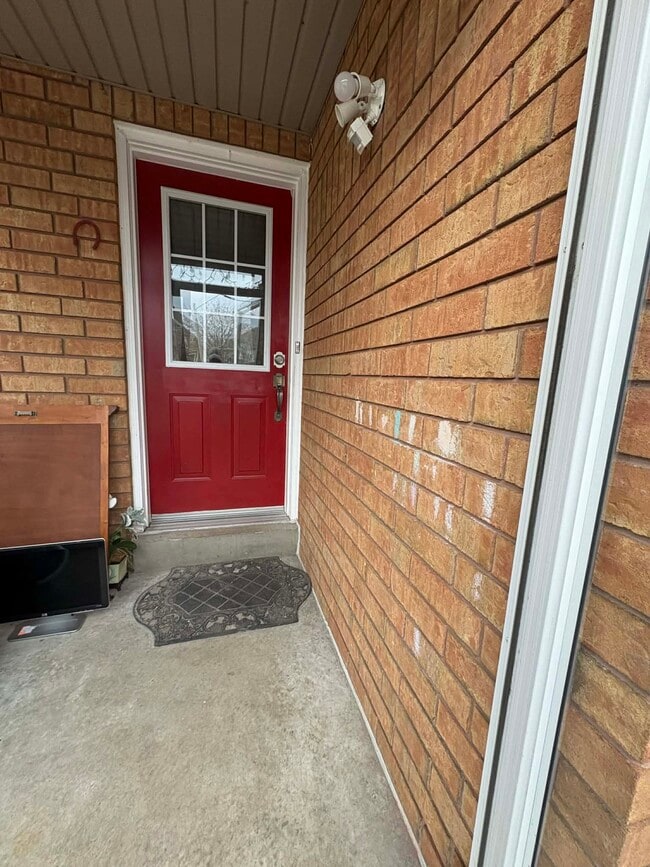 Entrée principale - 5375 Longhouse Cres