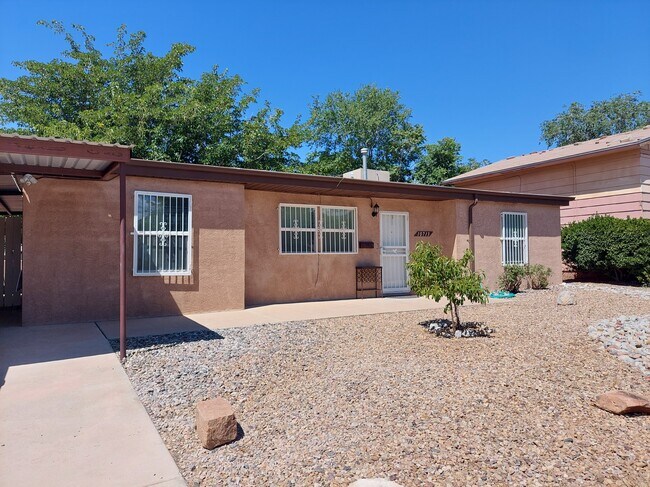 Building Photo - 10713 Fairbanks Rd NE