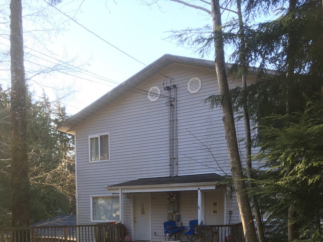 Photo - 721 Lotus St