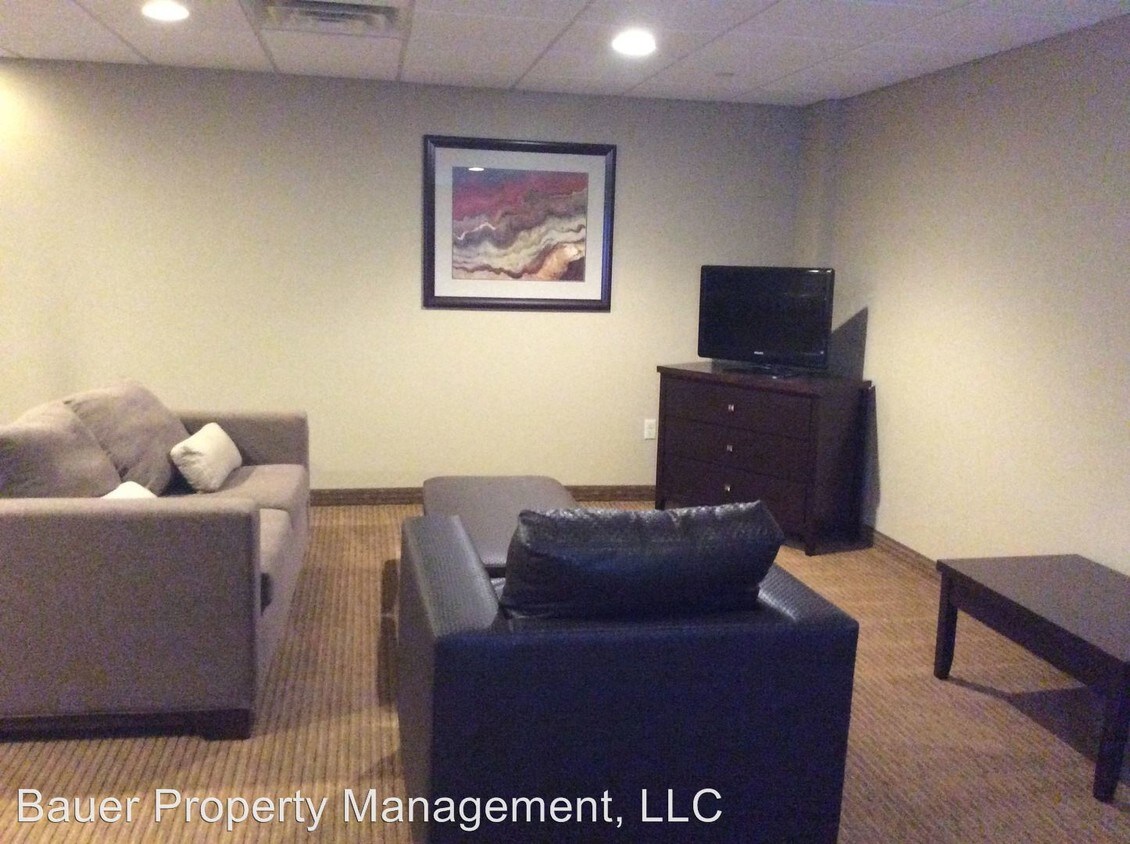 Building Photo - 501 Elks Dr