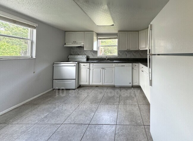 Foto del edificio - 4725 39th Ave N