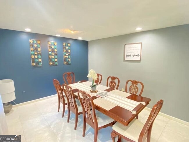 Building Photo - 339 Desiree Dr NW