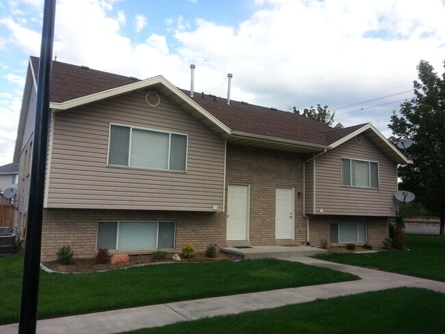 Building Photo - 203 N 450 W