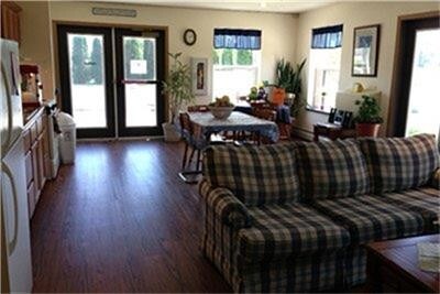 Foto del edificio - 4590 S Nicholson Ave