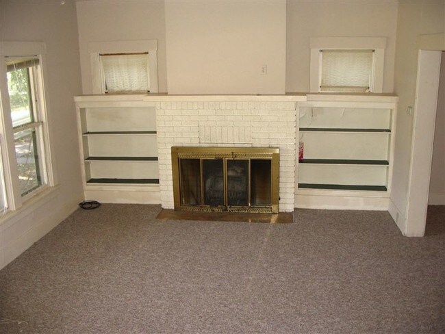 Building Photo - 4 br, 1 bath House - 914 Leebarton Ct