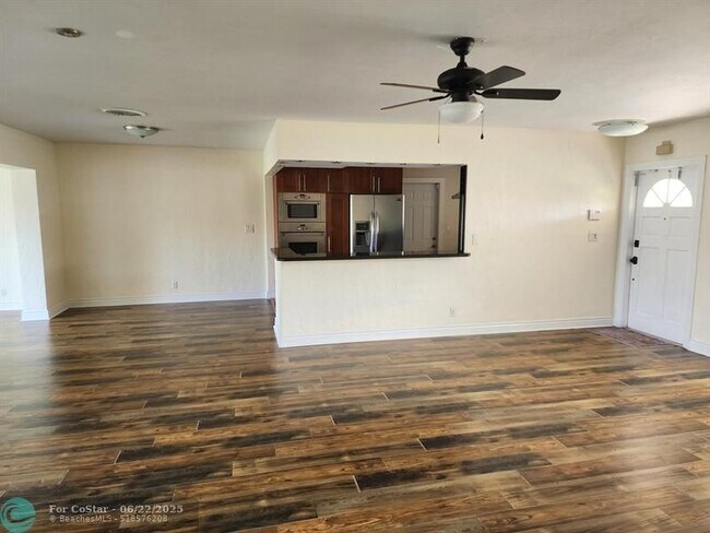 Foto del edificio - 2940 NE 19th St