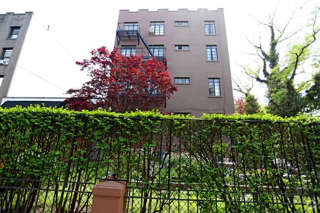 Building Photo - 469 Clinton St