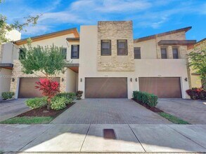 Building Photo - 10500 NW 78th Terrace