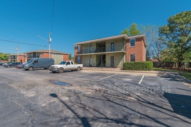 Building Photo - 2571 1/2 Tobacco Rd