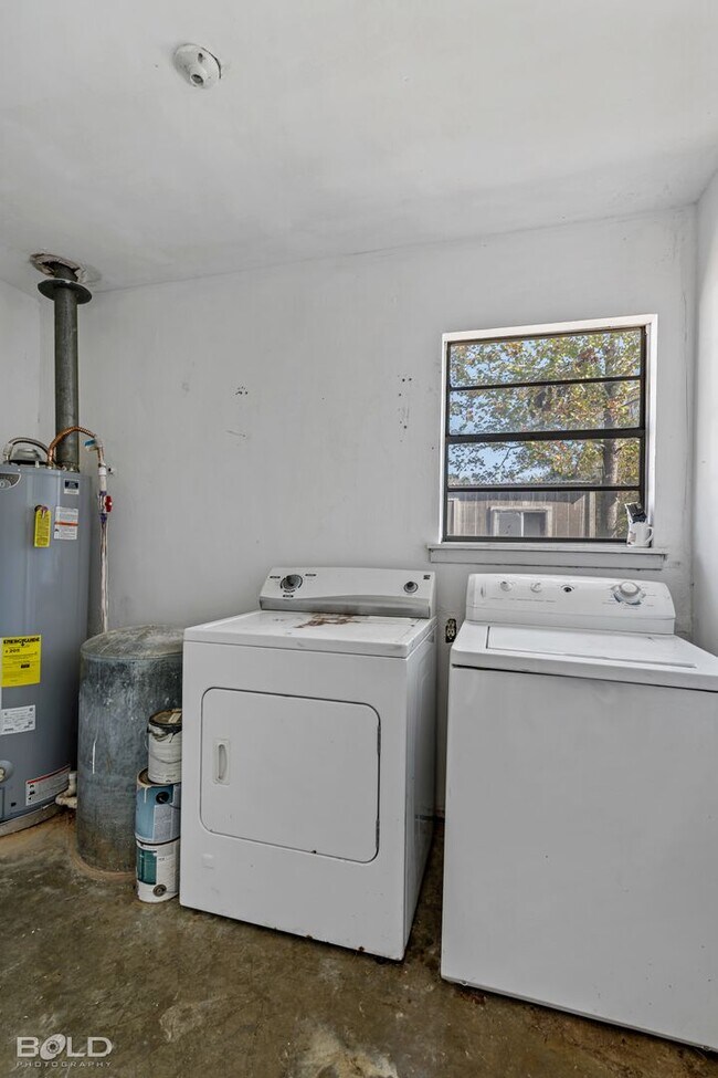 Foto del edificio - 177 BBQ Road-